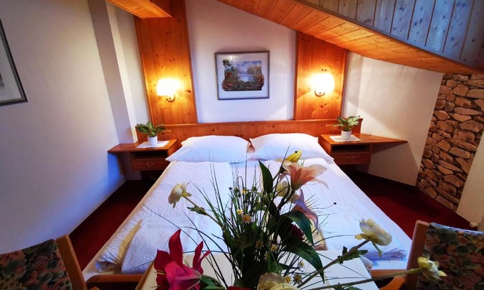 Weißbach bei Lofer Hotel | Discover Gasthof Geronimo: Pet-Friendly Relaxation Awaits