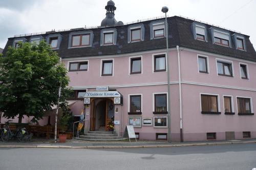 Selbitz House | Budget-Friendly Gasthof Goldene Krone with Pet Friendly Perks