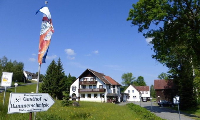 Bischofsgruen Cottage | Comfortable Stay at Gasthof Hammerschmiede with Family Amenities