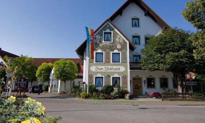 Furstenfeldbruck District Hotel | Gasthof Hartl Zum Unterwirt: Pet-Friendly Retreat Awaits