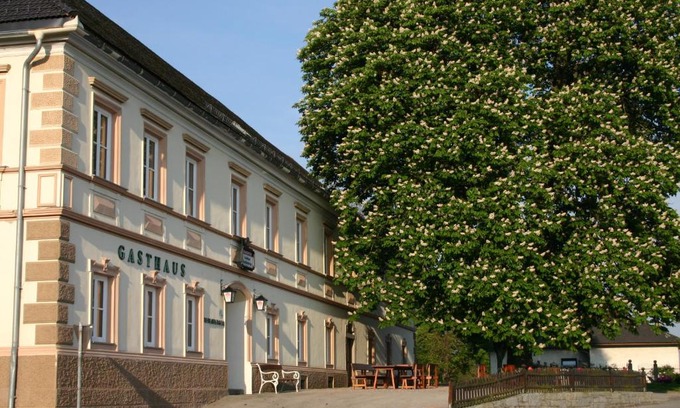 Wallsee Hotel | Guest Favorite Gasthof Hehenberger with Family-Friendly Amenities