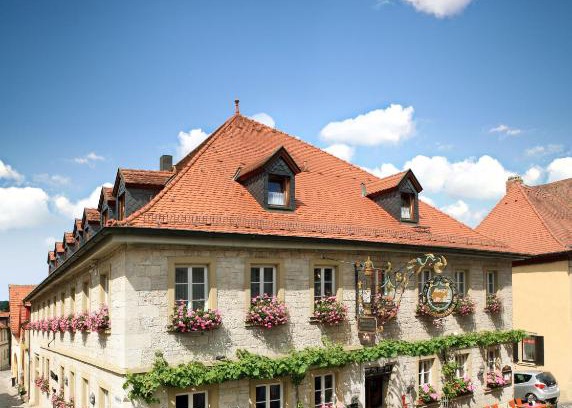 Sommerhausen Hotel | Guest Rated: 8.4 at Gasthof Hotel Weinbau "Zum Goldenen Ochsen"
