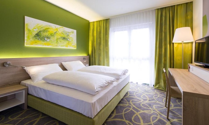 Gumpoldskirchen Hotel | Cozy Retreat at Gasthof Keller with Family-Friendly Dining