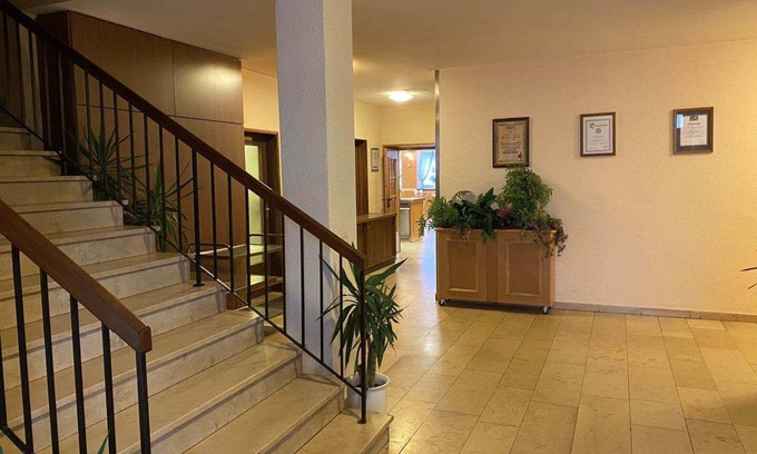 Fuerth House | Cozy Gasthof Kirchberger: Family-Friendly with Breakfast