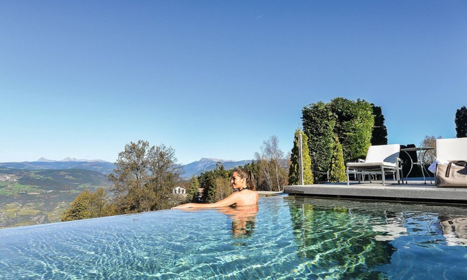Bolzano Hotel | Experience Gasthof Kohlern: Spa, Pool & 10/10 Reviews!