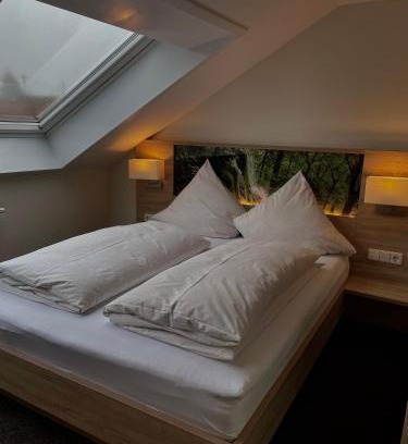 Grabenstetten Hotel | Pet-Friendly Gasthof Lamm with Breakfast & Dining Options