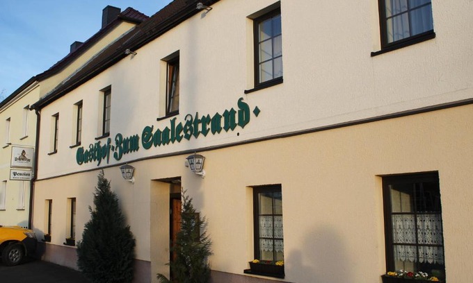 Bad Duerrenberg House | Pet-Friendly Getaway at Gasthof & Pension Zum Saalestrand