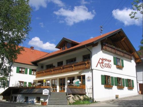 Sulzberg Apartment | Family-Friendly Gasthof Rössle with a 9/10 Guest Rating