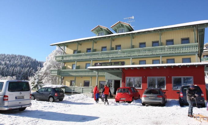 Maibrunn Hotel | Pet-Friendly Gasthof Reiner with Ocean View & Hot Tub