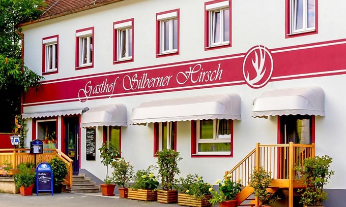 Guessing House | Pet-Friendly Gasthof Silberner Hirsch with Great Guest Ratings