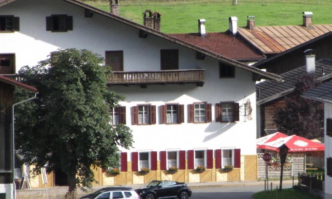 Haeselgehr Hotel | Discover Gasthof Sonne Häselgehr: Pet-Friendly Retreat