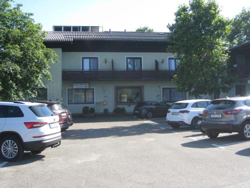 Strass im Attergau House | Eco-Friendly Getaway at Gasthof Strobl Waldfrieden