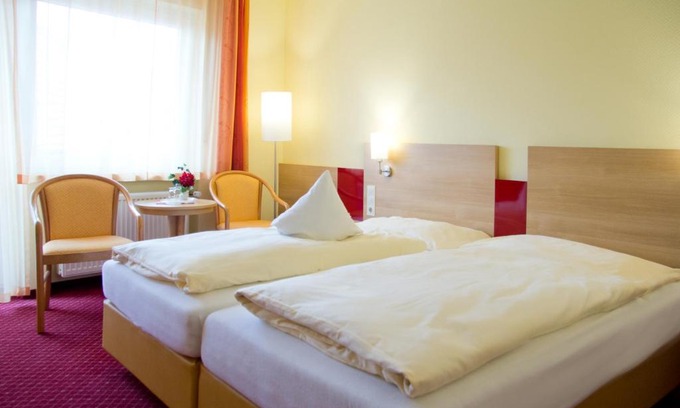 Schollbrunn Hotel | Cozy Stay at Gasthof und Pension zur Sonne - 8.8/10 Rating