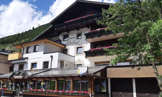 Vent Hotel | Discover Gasthof Weißkugel: Pet-Friendly Retreat with Breakfast