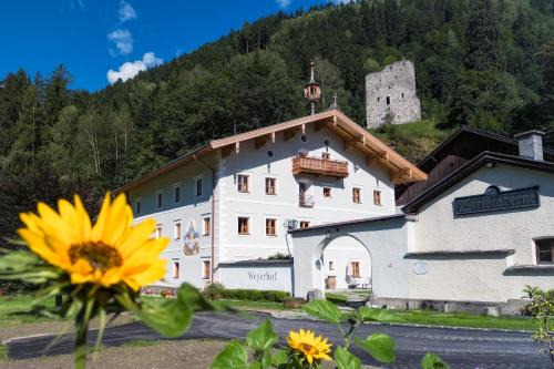 Schonbach House | Discover Gasthof Weyerhof: 4-Star Stay with Pool & Pets Welcome