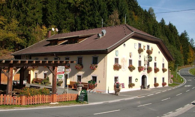 Kotschach-Mauthen Hotel | Pet-Friendly Gasthof zum Löwen: Rated 8.5/10 By Guests
