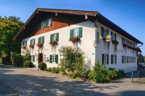 Seehausen am Staffelsee Hotel | Pet-Friendly Escape at Gasthof zum Stern with Breakfast