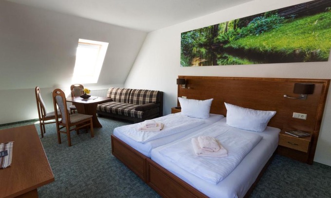 Raddusch House | Cozy Gasthof zum Slawen: Hot Tub and Family-Friendly Stay