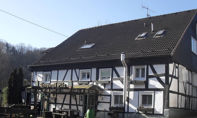 Rodt House | Cozy Gasthof Zum Stausee: Family-Friendly with Breakfast