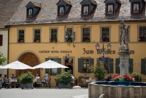 Sommerach Hotel | Inviting Gasthof zum Weißen Lamm: Pet-Friendly Retreat