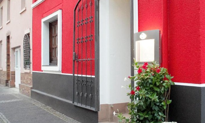 Bad Hoenningen Hotel | Discover Gasthof zur alten Feuerwache: Family-Friendly Stay