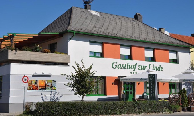 Sankt Andra am Zicksee Hotel | Discover Gasthof zur Linde: Family-Friendly with Dining