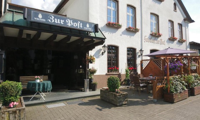 Niederlandenbeck Hotel | Pet-Friendly Gasthof zur Post with Breakfast & Family Perks