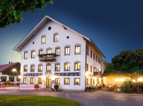 Eberfing Hotel | Delightful Gasthof zur Post: Pet-Friendly & Family Amenities