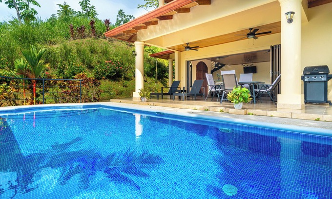 Barrio Las Playitas House | Gated Community-Privacy, Ocean Views-pool-Ojochal-sleep 9