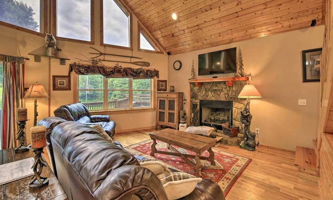 Sparta Cabin | Tranquil Sparta Cabin with Pool & Spa Access Awaits!