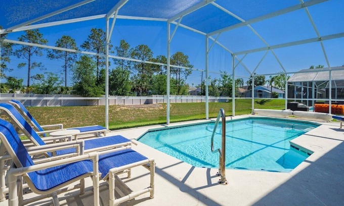 Westridge House | Inviting Westridge Retreat: 4 Bedrooms, Private Pool & WIFI