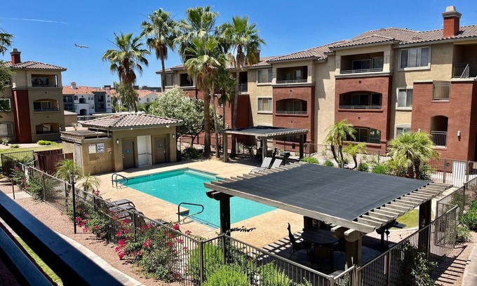 Camelback East Condo | Gated Condo with Heated Pool, Spa, and Gym Near Zoo