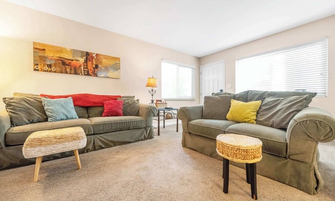 Visalia Apartment | Ideal Getaway: Relax Near Hospital and Downtown Gates