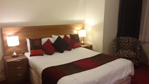 Newport Hotel | Budget-Friendly Gateway Express with Family Amenities