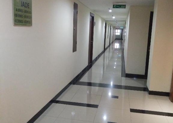 Cimahi Apartment | Budget-Friendly Gateway Pastuer with Pool and Restaurant