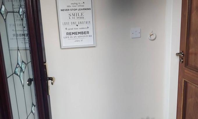Killarney House | Gateway to Killarney: Family-Friendly Retreat with Spa & Pool