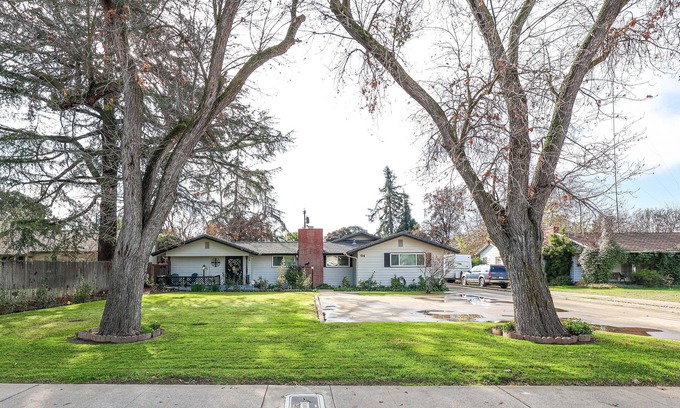 Merced House | Ideal Home Near Yosemite and UC Merced with Family Amenities