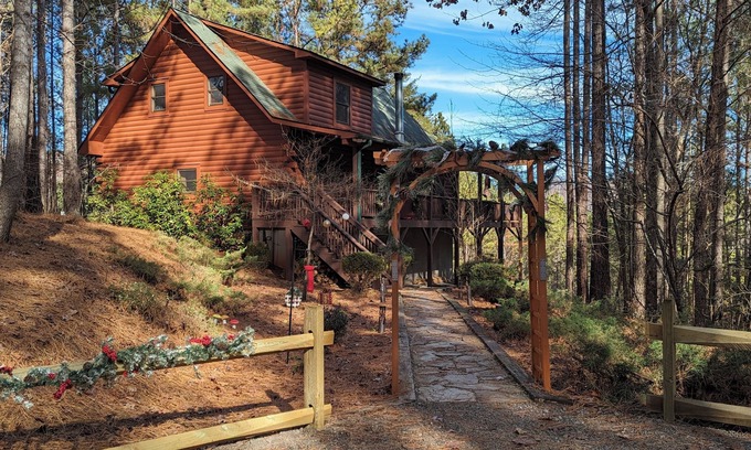 Bostic Cabin | Relax and Unwind at Whispering Pines Cabin - Guest Rated 10/10