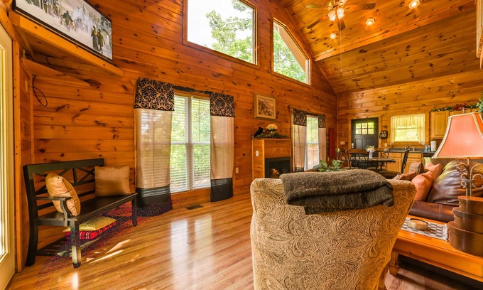 Sevierville Cabin | Secluded Cabin Retreat in Gatlinburg with Hot Tub & King Bed