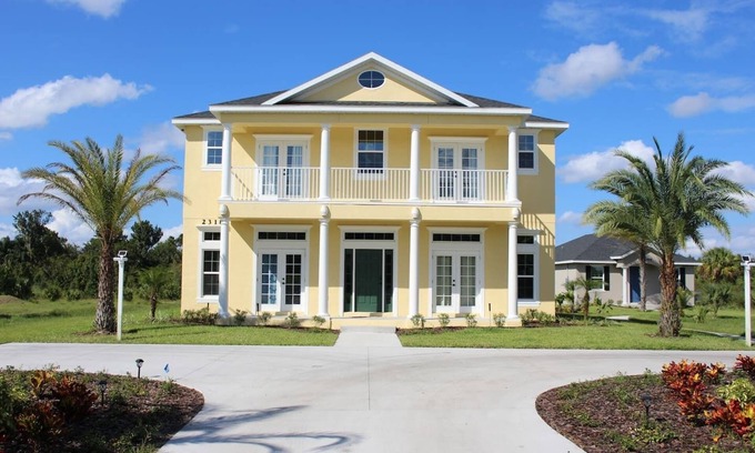 Oviedo House | Spacious 6 Bedroom Villa - Ideal for Groups & Families