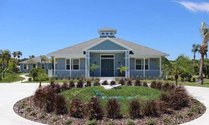 Oviedo Villa | Spacious 5-Bedroom Retreat with Loft & Pet-Friendly Perks