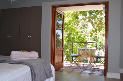 Die Boord Apartment | Gatsby Lounge: Stylish Retreat with Pool in Stellenbosch