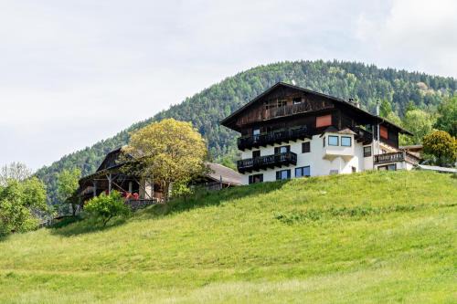 Luson Apartment | Explore Gatscherhof Apt Abendrot: Pet-Friendly Comfort Awaits
