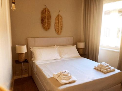 Bergamo House | Elegant Gatto Bianco Bergamo Apartment with Hot Tub & Breakfast
