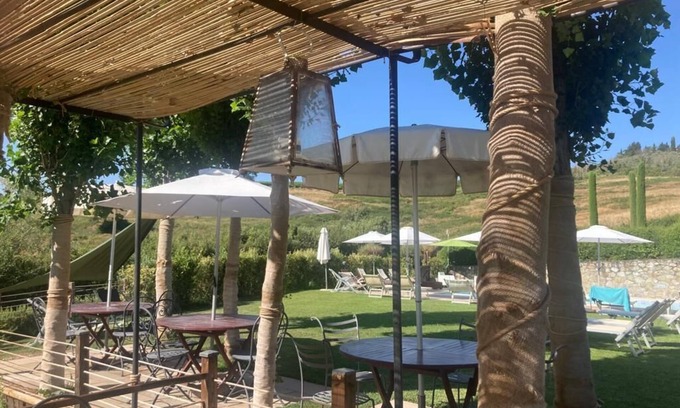 Montespertoli House | Discover Gatto Bianco Tizzauli: Family-Friendly Retreat