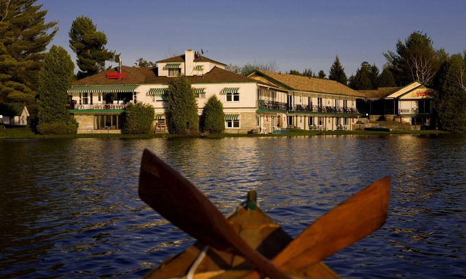 Saranac Lake Hotel | Inviting Gauthier's Saranac Lake Inn: Pool & Breakfast Included