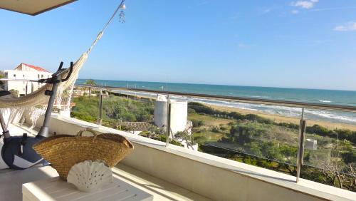 Gava Apartment | Oceanfront Gava Beach: 4-Star Rated Family Retreat