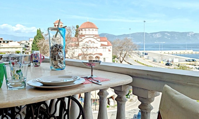 Molos-Agios Konstantinos Apartment | Convenient Gavalas Apartment with Kitchen in Agios Konstantinos