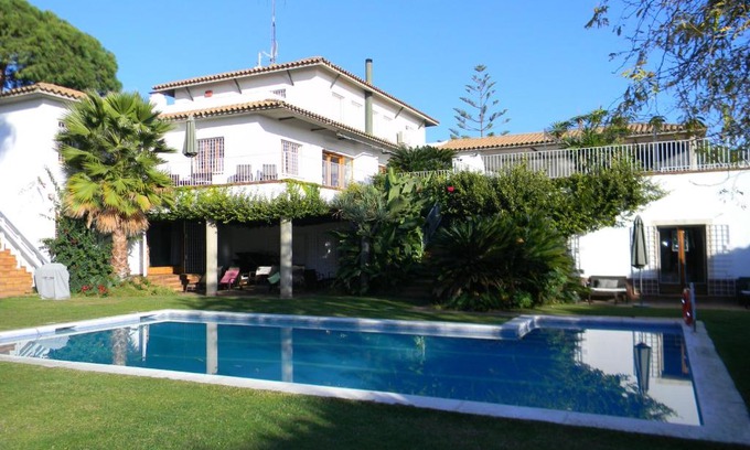 Masnou House | Ocean View Gavina Mar B&B Hotel with Pool & Breakfast