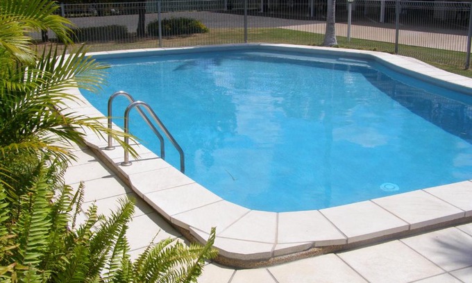 Gayndah Hotel | Discover Gayndah A Motel: Family-Friendly with a Pool